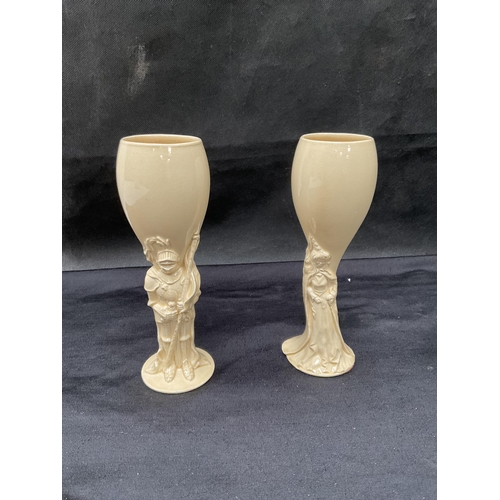 185 - 5 PIECES OF AYNSLEY ORCHARD GOLD ALONG WITH 2 DECORATIVE VASES