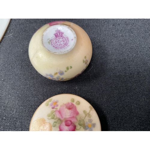 193 - ROYAL WORCESTER HAND PAINTED BRUSH IVORY MINIATURE TRINKET POT A/F ALONG WITH CARLTONWARE POT AND A ... 