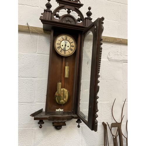 200 - VICTORIAN MAHOGANY CASED TWIN WEIGHT VIENNA WALL CLOCK WITH LION FINIAL A/F