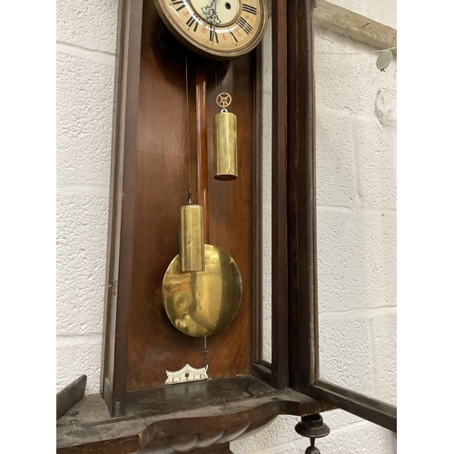 200 - VICTORIAN MAHOGANY CASED TWIN WEIGHT VIENNA WALL CLOCK WITH LION FINIAL A/F