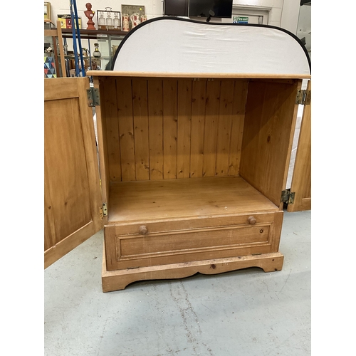 353 - PINE SIDE CABINET WITH CUPBOARD BELOW H40