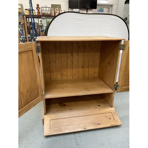 353 - PINE SIDE CABINET WITH CUPBOARD BELOW H40