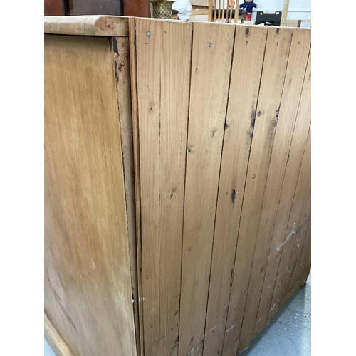 353 - PINE SIDE CABINET WITH CUPBOARD BELOW H40