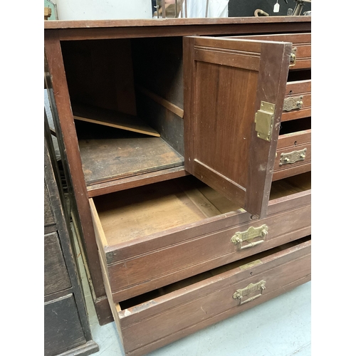 372 - VINTAGE FLOOR STANDING CABINET FITTED WITH 5 DRAWERS AND 2 CUPBOARDS A/F - H36