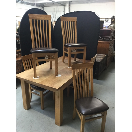 252 - MODERN LIGHT OAK DINING TABLE AND 6 CHAIRS - H31