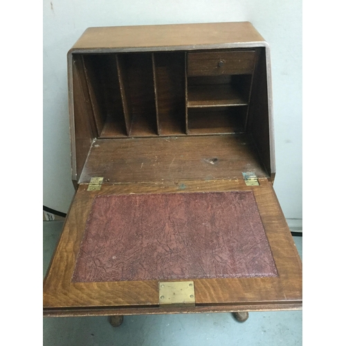 253 - SMALL VINTAGE WALNUT BUREAU ON CABRIOLE LEGS FITTED INTERIOR AND 2 DRAWERS H39