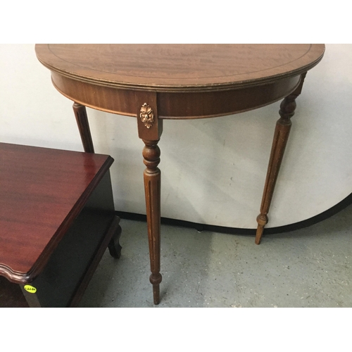 257 - REPRODUCTION MAHOGANY TV STAND WITH FOLD FRONT CUPBOARD BELOW H17