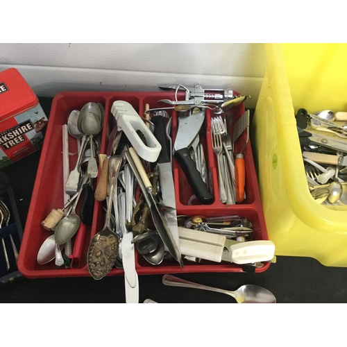 269 - BOX OF ASSORTED CUTLERY