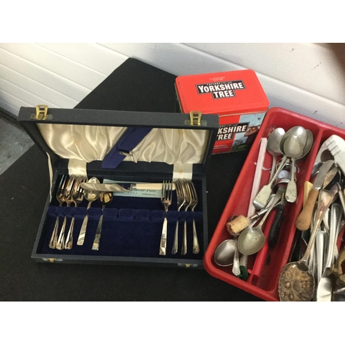 269 - BOX OF ASSORTED CUTLERY