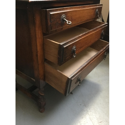 271 - SMALL VINTAGE OAK DRESSING TABLE WITH TRIPLE MIRROR AND BARLEY TWIST COLUMNS AND LEGS FITTED WITH 3 ... 