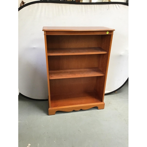 295 - REPRODUCTION YEWWOOD BOOKCASE WITH 3 SHELVES H44