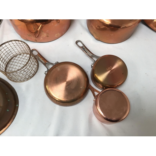 298 - QTY OF MODERN COPPER KITCHEN PANS AND UTENSILS