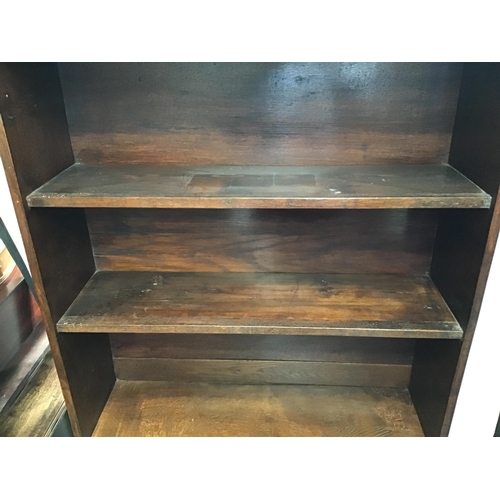 299 - SMALL OAK DRESSER WITH CUPBOARD BASE AND 3 SHELVES ABOVE A/F  - REAR FOOT NEEDS REFIXING H73