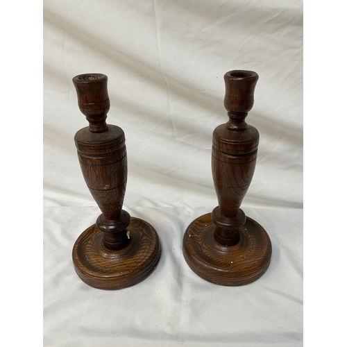 380 - BOX OF TREEN TO INCLUDE BOWLS CANDLESTICKS ETC