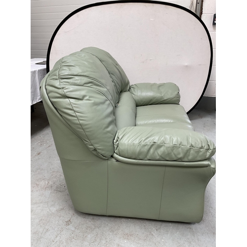 389 - GREEN LEATHER 3 PIECE 2 SEATER SUITE