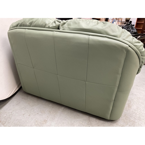 389 - GREEN LEATHER 3 PIECE 2 SEATER SUITE