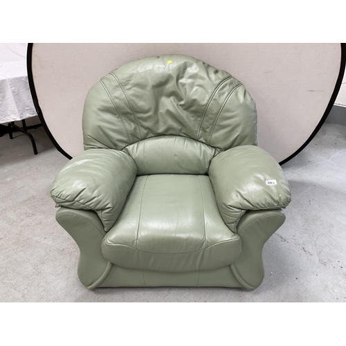 389 - GREEN LEATHER 3 PIECE 2 SEATER SUITE