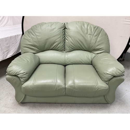 389 - GREEN LEATHER 3 PIECE 2 SEATER SUITE