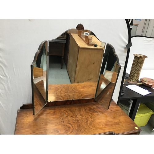 315 - VINTAGE WALNUT DRESSING TABLE ON CABRIOLE LEGS FITTED WITH 5 DRAWERS AND A TRIPLE MIRROR - H62