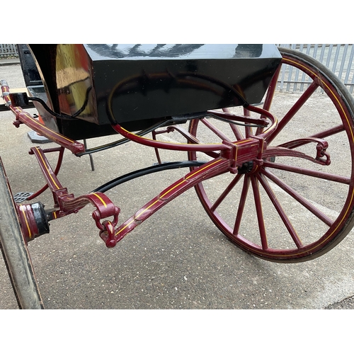 407 - VICTORIAN TWIN WHEEL HORSE TRAP WITH LEAF SPRING SUSPENSION, IRON STEPS AND LAMP BRACKETS PAINTED RE... 