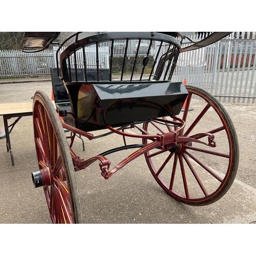 407 - VICTORIAN TWIN WHEEL HORSE TRAP WITH LEAF SPRING SUSPENSION, IRON STEPS AND LAMP BRACKETS PAINTED RE... 