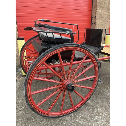 409 - ANTIQUE TWIN WHEEL HORSE TRAP WITH LEAF SPRING SUSPENSION, IRON STEPS AND LAMP BRACKETS PAINTED RED ... 