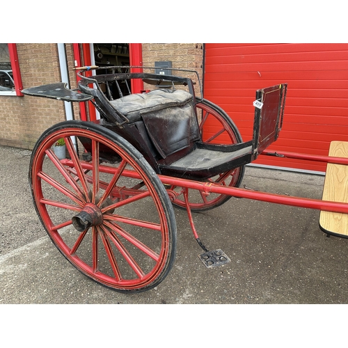 409 - ANTIQUE TWIN WHEEL HORSE TRAP WITH LEAF SPRING SUSPENSION, IRON STEPS AND LAMP BRACKETS PAINTED RED ... 