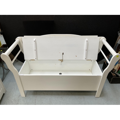 420 - MODERN WHITE PAINTED BEDROOM BLANKET BOX SEATED BENCH H 29