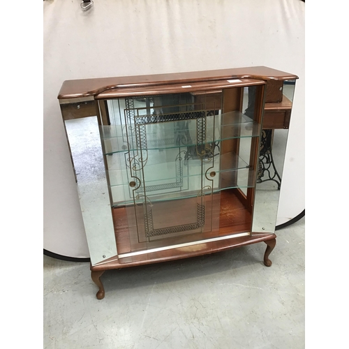 327 - 1950'S CHINA DISPLAY CABINET WITH SLIDING GLASS DOORS AND MIRROR PANELS H42