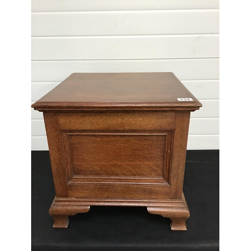 334 - SMALL OAK BOX COMMODE WITH FITTED INTERIOR H18