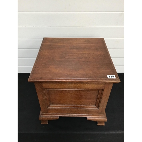 334 - SMALL OAK BOX COMMODE WITH FITTED INTERIOR H18