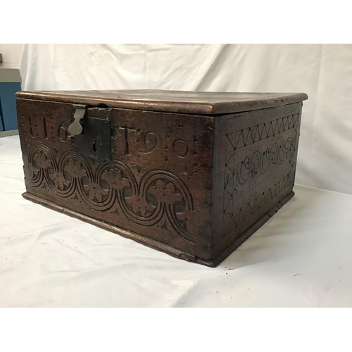 336 - EARLY OAK TABLE TOP BIBLE BOX WITH IRON LOCK CARVED TO THE FRONT AND SIDES H9.5