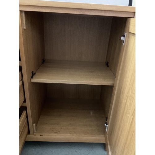 426 - MODERN LIGHT OAK SIDEBOARD FITTED WITH 2 CUPBOARDS AND 3 DRAWERS H34