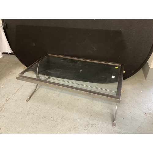 429 - MODERN GLASS AND STEEL COFFEE TABLE ALONG WITH A GLASS AND CHROME STAND H15