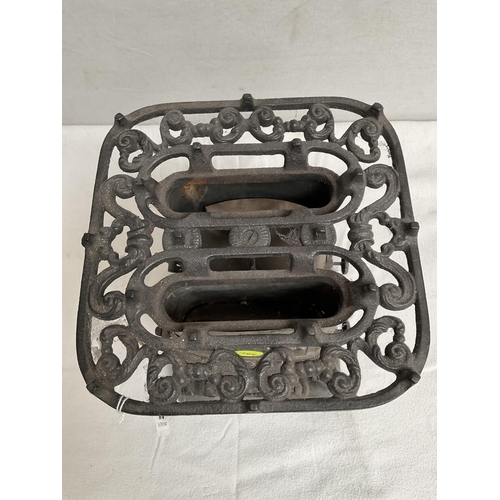 28 - VINTAGE NUMBER 2 CAST IRON TWIN BURNER BEATRICE STOVE H11