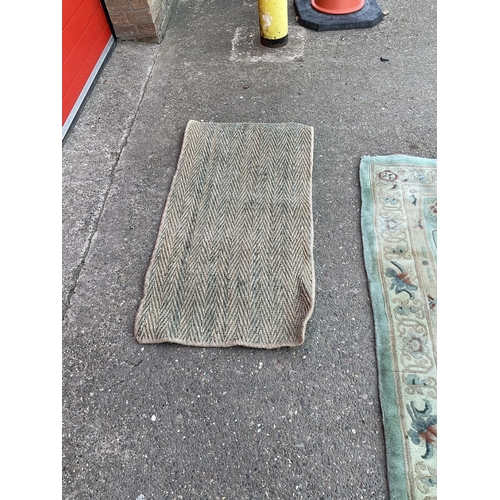 39 - 4 CARPET RUNNERS - GREEN 72