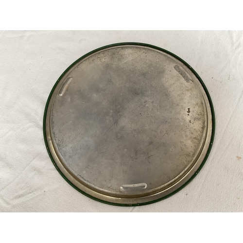 45 - 4 VINTAGE PUB ADVERTISING TRAYS DIA 12