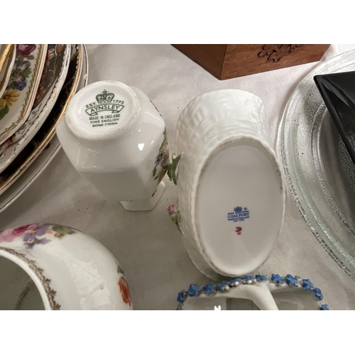 53 - 2 BOXES OF CHINA TO INCLUDE PLATES, CUPS SAUCERS, LUSTRE WARE ETC