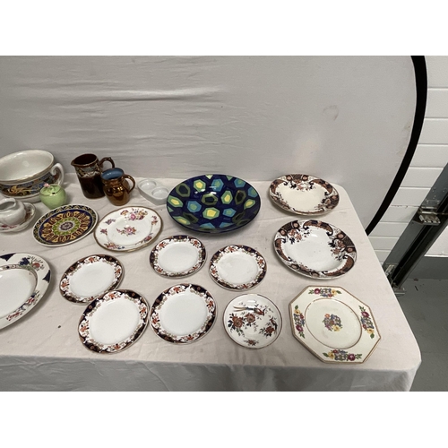 53 - 2 BOXES OF CHINA TO INCLUDE PLATES, CUPS SAUCERS, LUSTRE WARE ETC