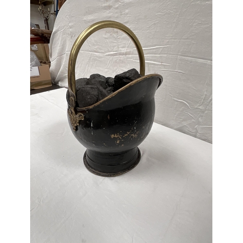 58 - ANTIQUE STYLE  BRASS COAL SCUTTLE FULL OF COAL H18