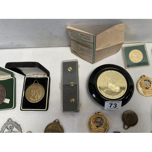 73 - BOX OF VINTAGE MEDALS & HORSE BRASSES