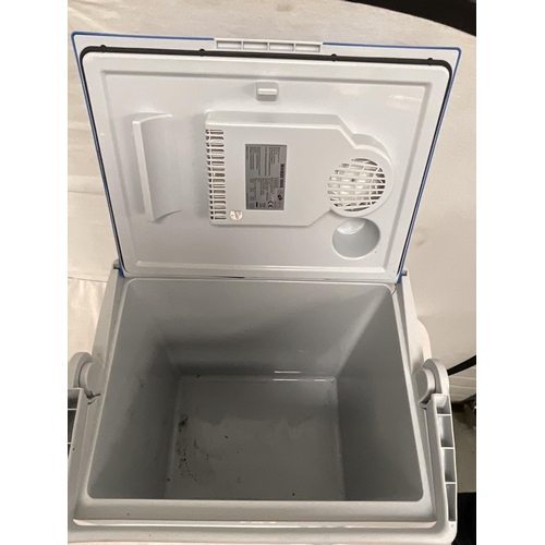 212 - MOBILE COOLBOX H18