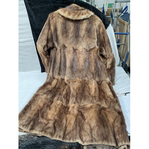 220 - VINTAGE LADIES FUR COAT AND 2 STOALS