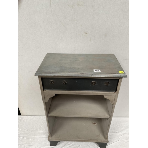 256 - GREY PAINTED BOOKCASE WITH DRAWER (HANDLES MISSING) H30