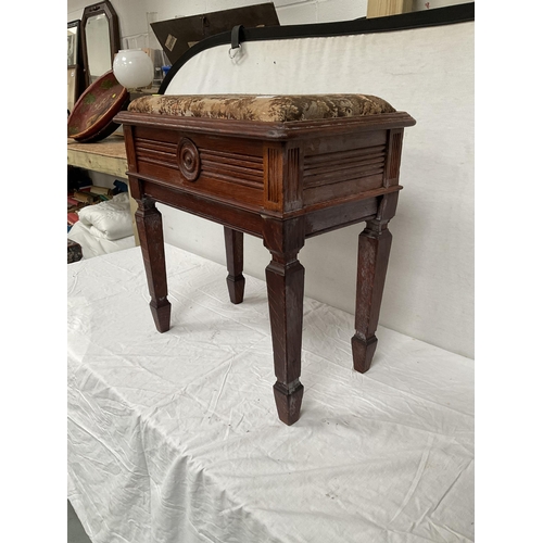 260 - EDWARDIAN OAK UPHOLSTERED TOP MUSIC STOOL H22