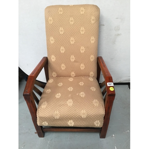 301 - VINTAGE OAK FRAMED RECLINING UPHOLSTERED CHAIR