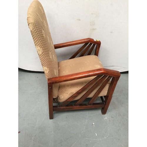 301 - VINTAGE OAK FRAMED RECLINING UPHOLSTERED CHAIR