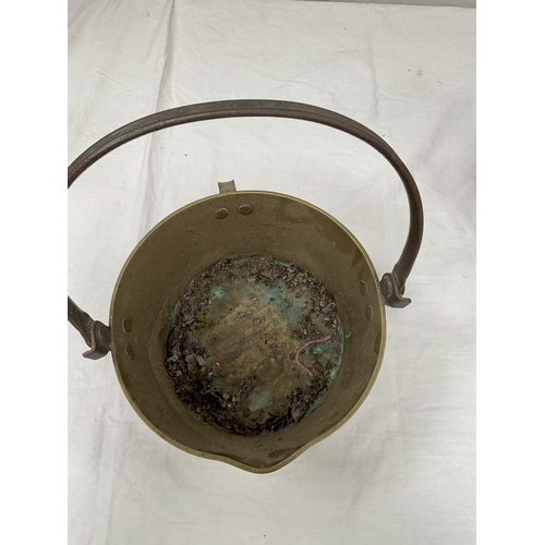 105 - VICTORIAN BRASS JAM PAN AND A VINTAGE BARGEWARE PAINTED JUG