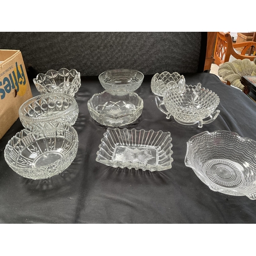 120 - 2 BOXES OF GLASSWARE TO INCLUDE FLOWER POSIES, SWEET JARS FRUIT BOWLS ETC