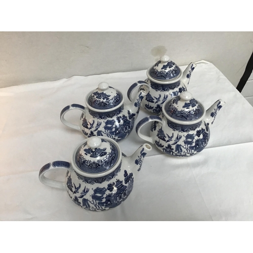 70 - BOX TO INCLUDE BLUE AND WHITE TEA POTS, WEDGEWOOD SMALL VASE AND A POTTERY TABLE LMAP COMPLETE WITH ... 